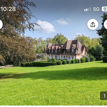 Un Appartement Dans Un Chateau Deauville Exterior foto